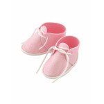modeling-baby-slippers-in-sugar-paste