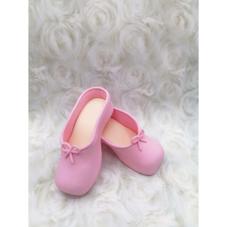 modeling-dance-shoe-in-sugar-paste