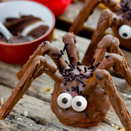 sugar-eyes-candy-halloween-deco-spider-cake