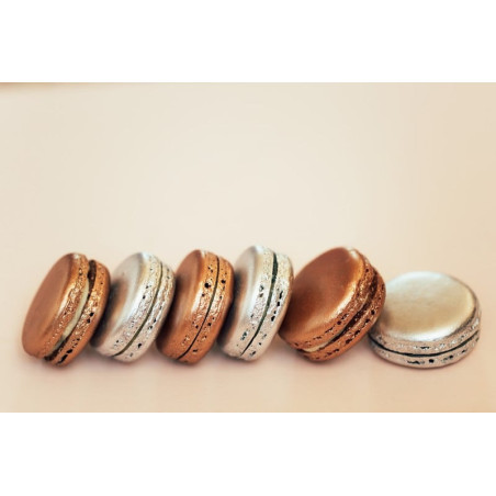 food-spray-rose-gold-macaron-pastry