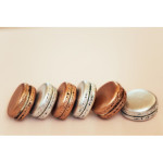 food-spray-rose-gold-macaron-pastry