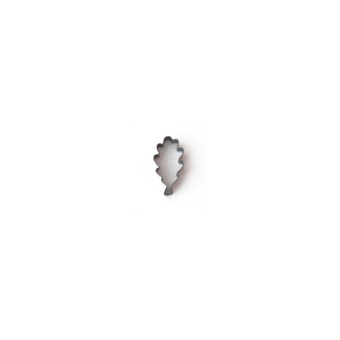 oak-leaf cookie cutter