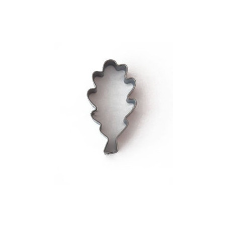 oak-leaf cookie cutter