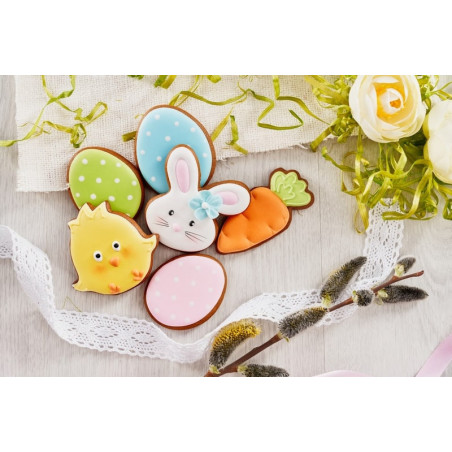 carrot-biscuit cookie cutter