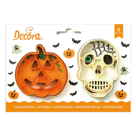 2-halloween-pasta-cutters