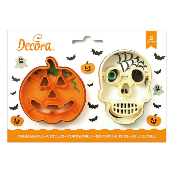 2-halloween-pasta-cutters