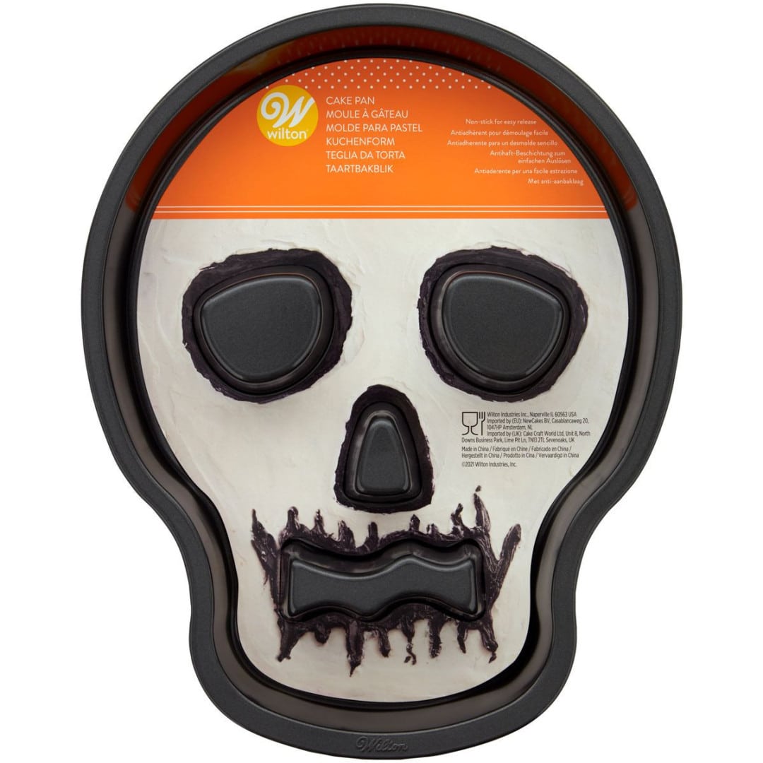 halloween-skull-cake-mold