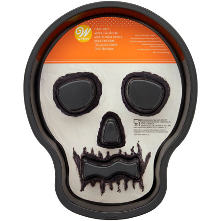 halloween-skull-cake-mold