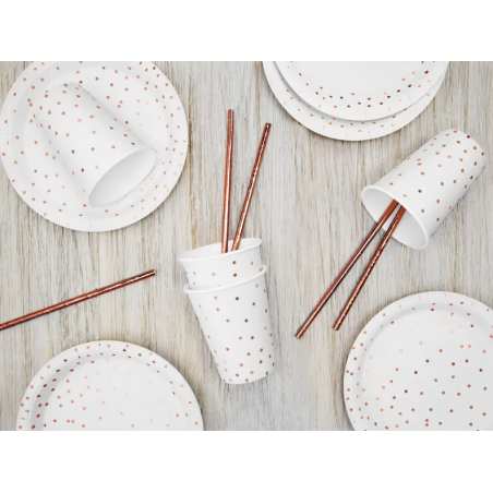 white-and-rose-gold-table-decoration-idea