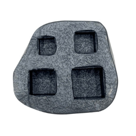 3d-cube-modeling-mold-in-sugar-paste