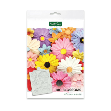 mold-modeling-daisies