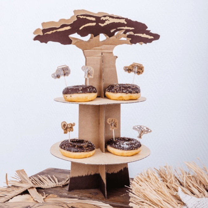 safari-cake-display