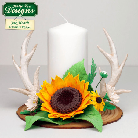 cake with reindeer horn