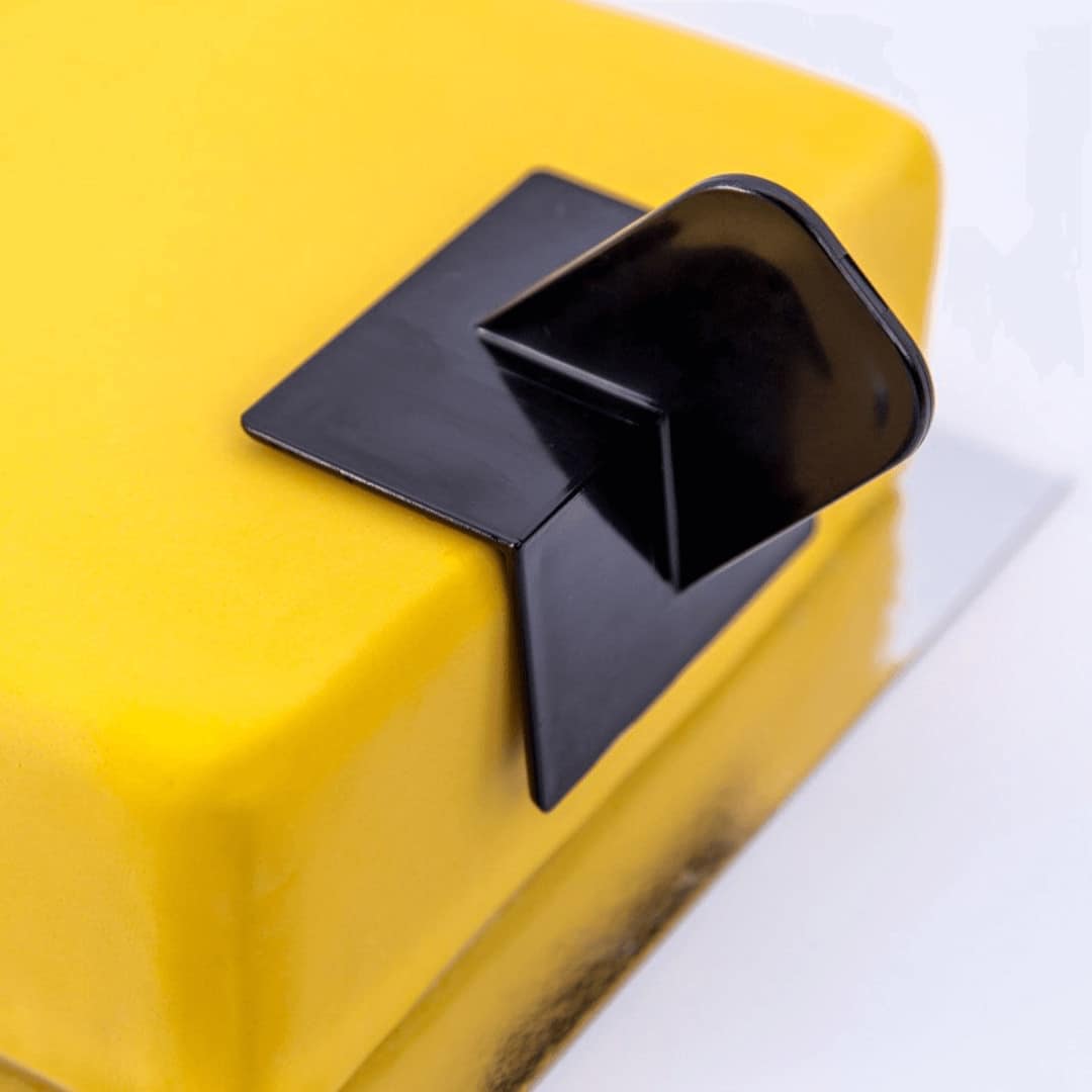 corner-straightener-for-sugar-paste
