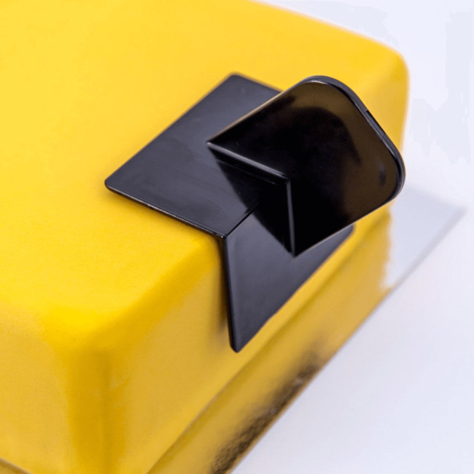 corner-straightener-for-sugar-paste