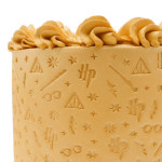 harry potter pattern on a cake