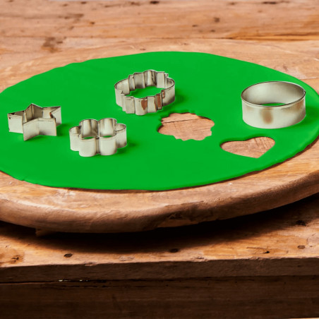 funcakes-roll-sugar-paste-green