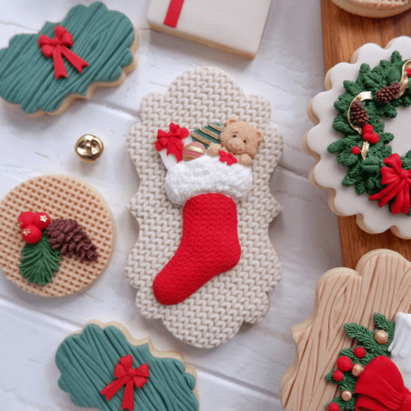 modeling made with the Christmas sock modeling mold