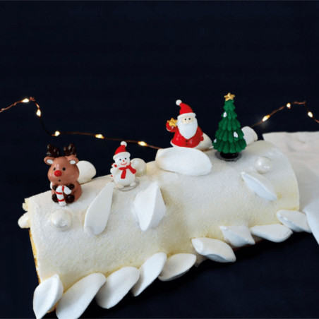 decorated buuche with 4 decorations