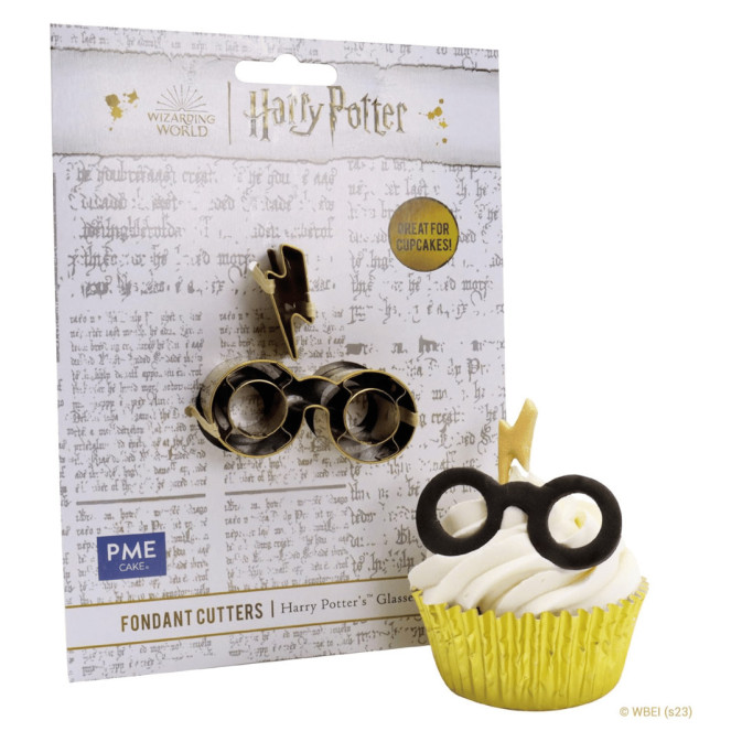 cookie cutter glasses and scar with cupcake