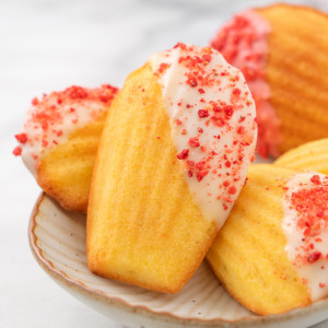 Non-stick madeleine mold