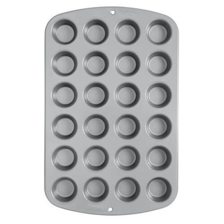 Mold-24-mini-muffins-or-cupcakes