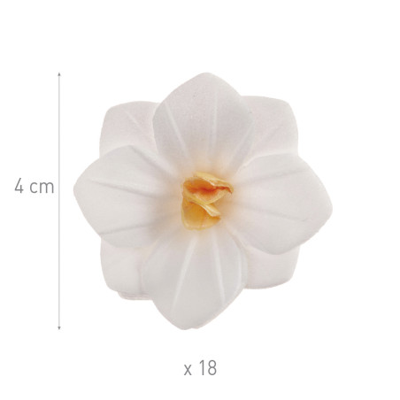18 white wafer flowers 4 cm