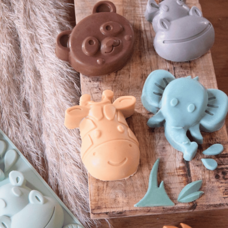 cake animals made with the Jungle Animals Silicone Mold
