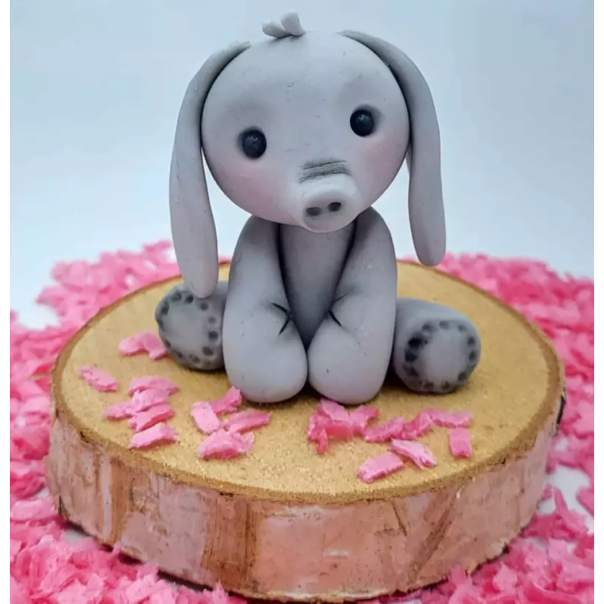 Elephant modeling mold in sugar paste