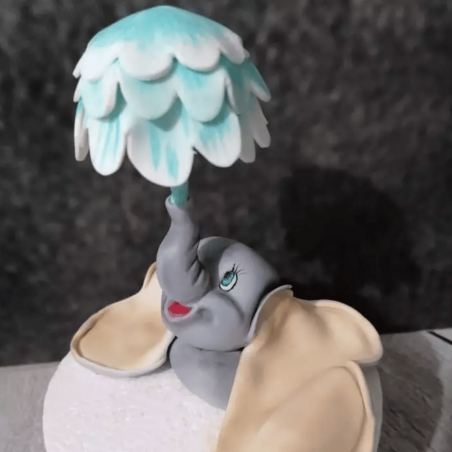 elephant modeling in sugar paste