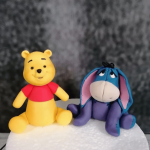 Winnie the Pooh modeling in sugar paste