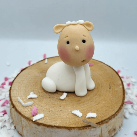 sugar paste sheep modeling