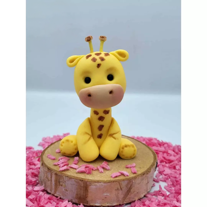 Giraffe modeling mold in sugar paste