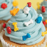 cupcake decoration with super dogs - PME
