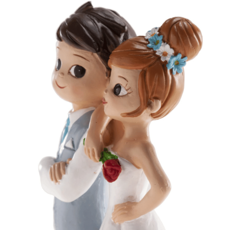 details-figurine-wedding-cake-with-rose