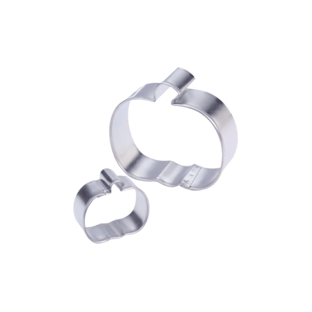 pumpkin cookie cutters, small cake