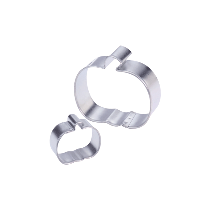 pumpkin cookie cutters, small cake