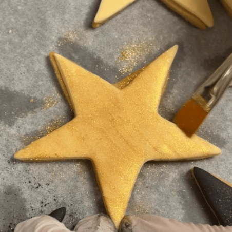 edible gold glitter for Christmas cookies
