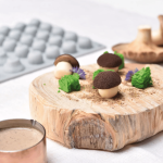Mushroom trompe l'oeil mold for a stylish autumn cake