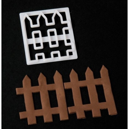 cookie-cutter-barrier-cake-design