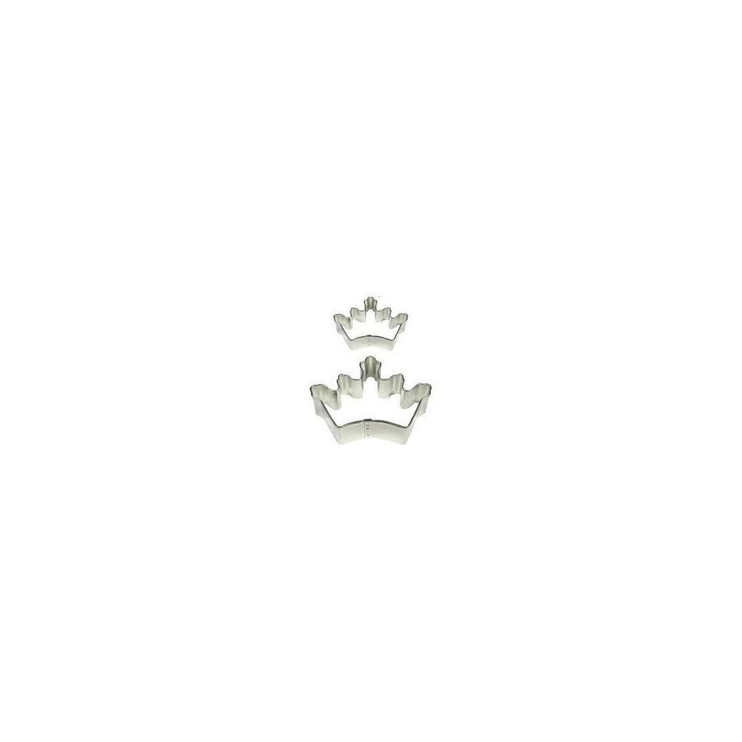 cookie-cutter-crown-sugar-paste