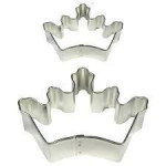 cookie-cutter-crown-sugar-paste