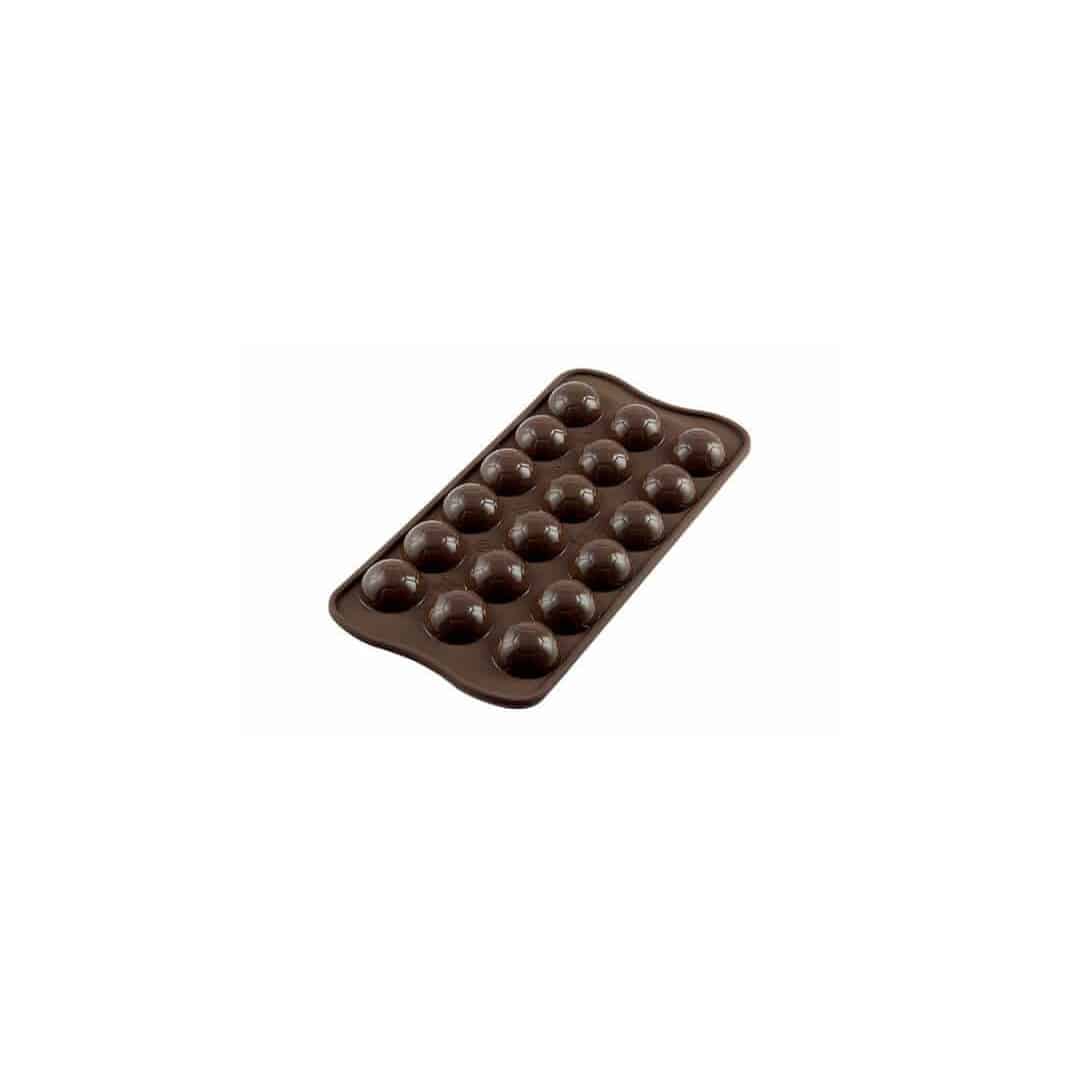Silicone-mould-soccer-balls-Silikomart