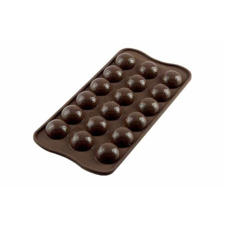 Silicone-mould-soccer-balls-Silikomart