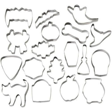 halloween-cake-cookie-cutters-wilton