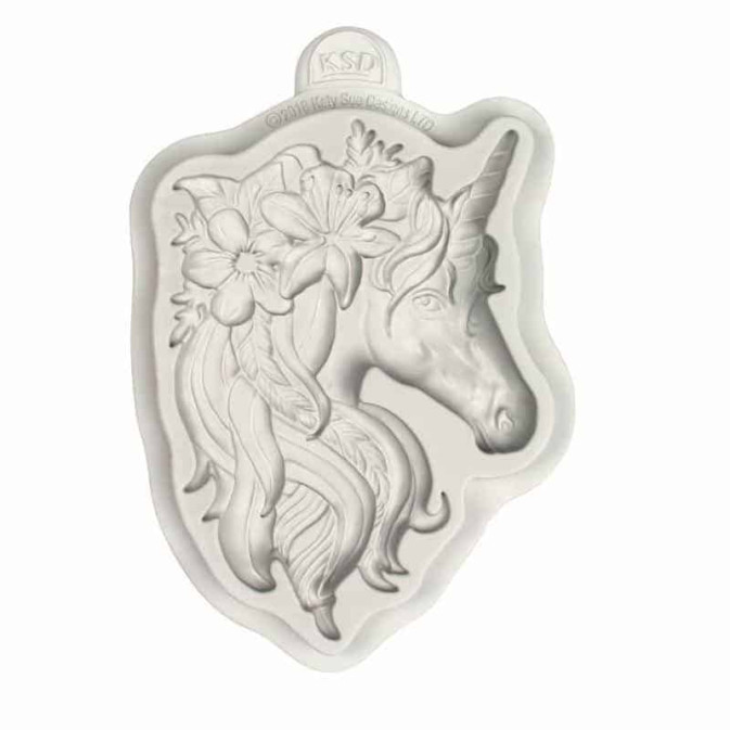 mold-a-modeling-unicorn-cake-design