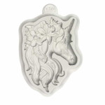 mold-a-modeling-unicorn-cake-design