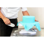 smooth-a-sugar-paste-cake